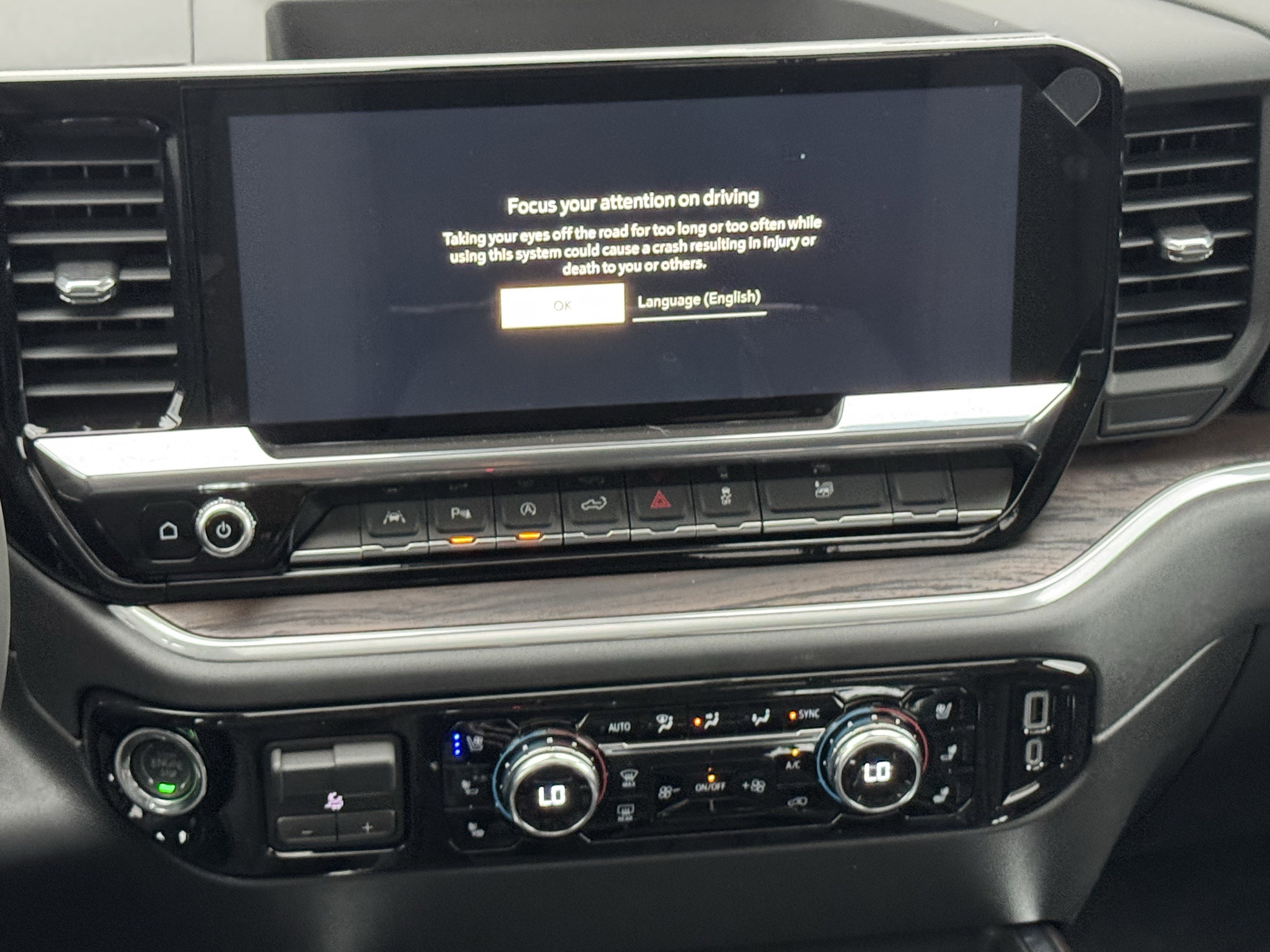 2026 GMC Sierra 1500 SLT - Photo 15