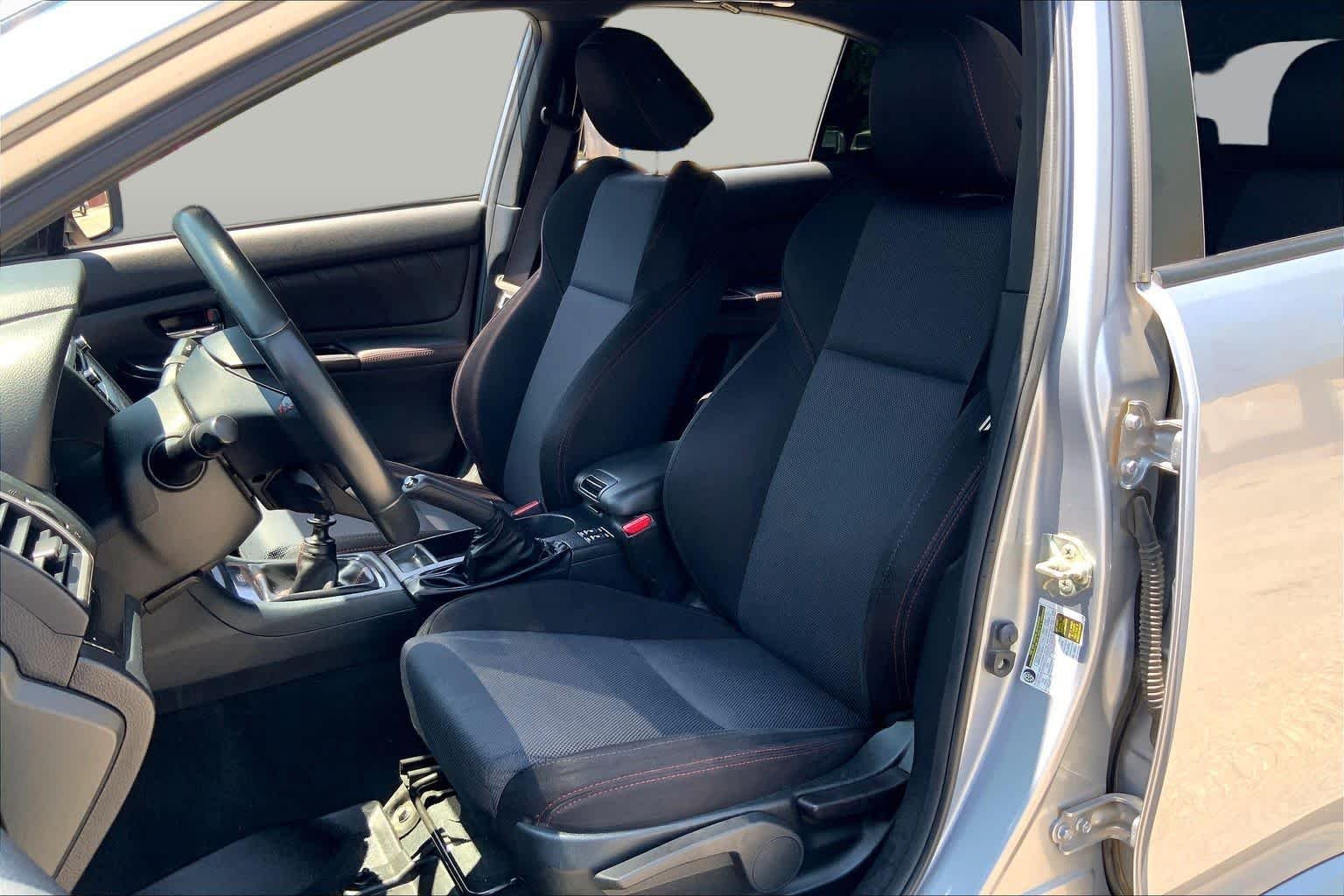 Used 2020 Ice Silver Metallic Subaru Premium image 8