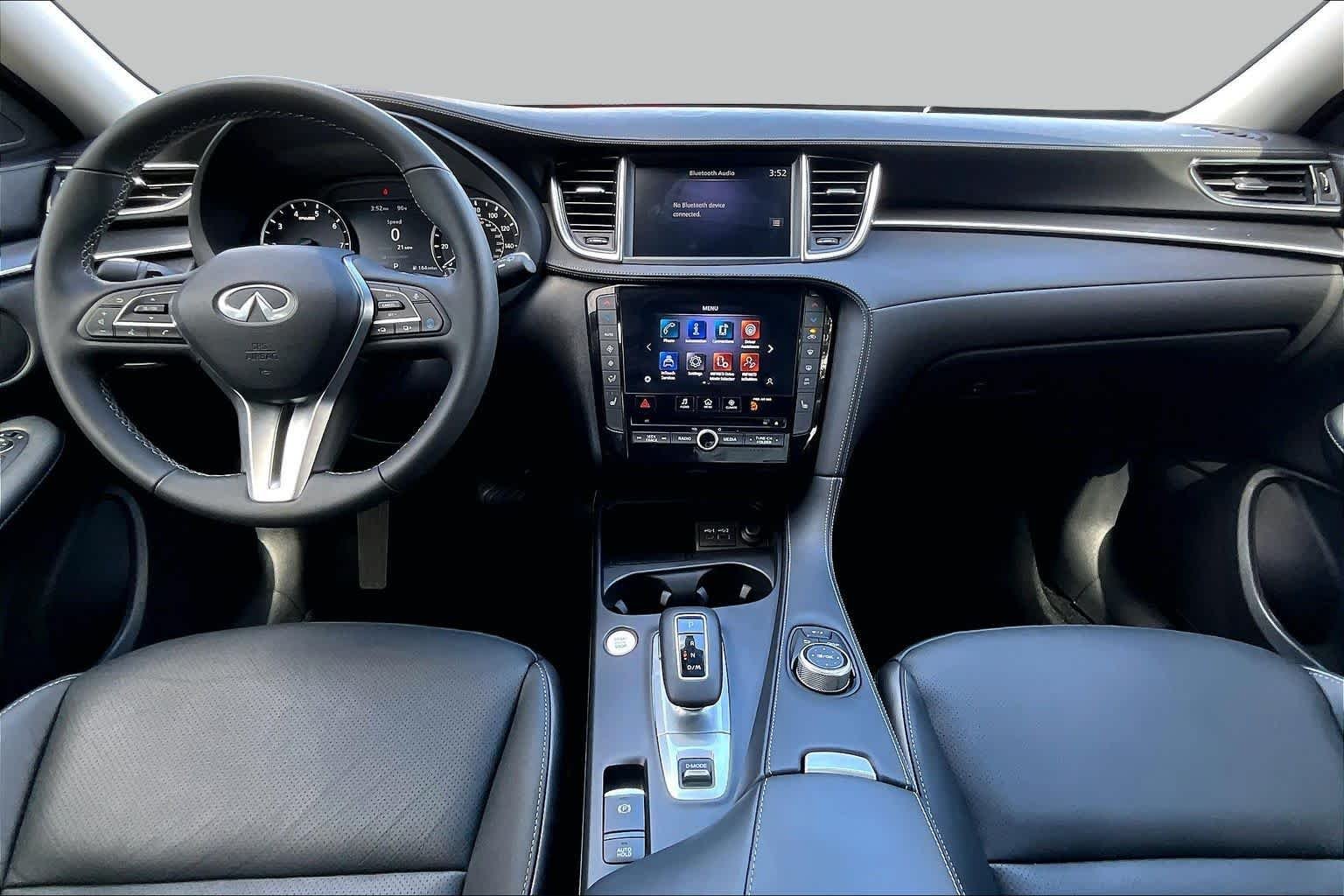 Used 2025 Radiant White INFINITI LUXE image 14