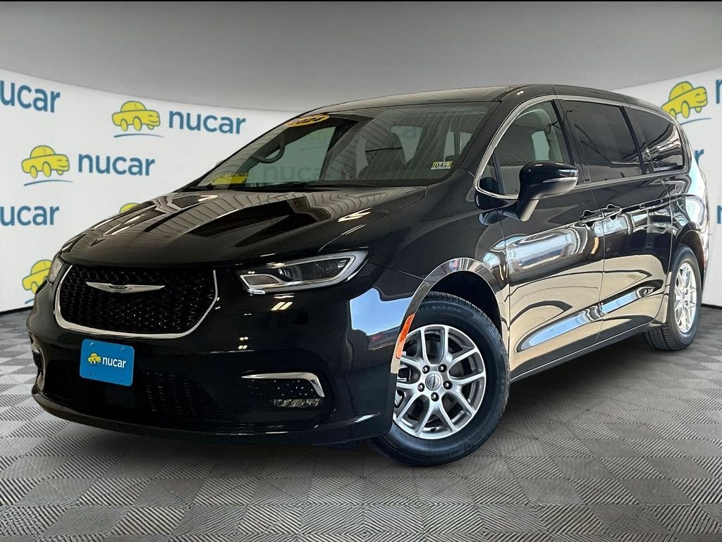 Used 2023 Black Chrysler Touring L image 3