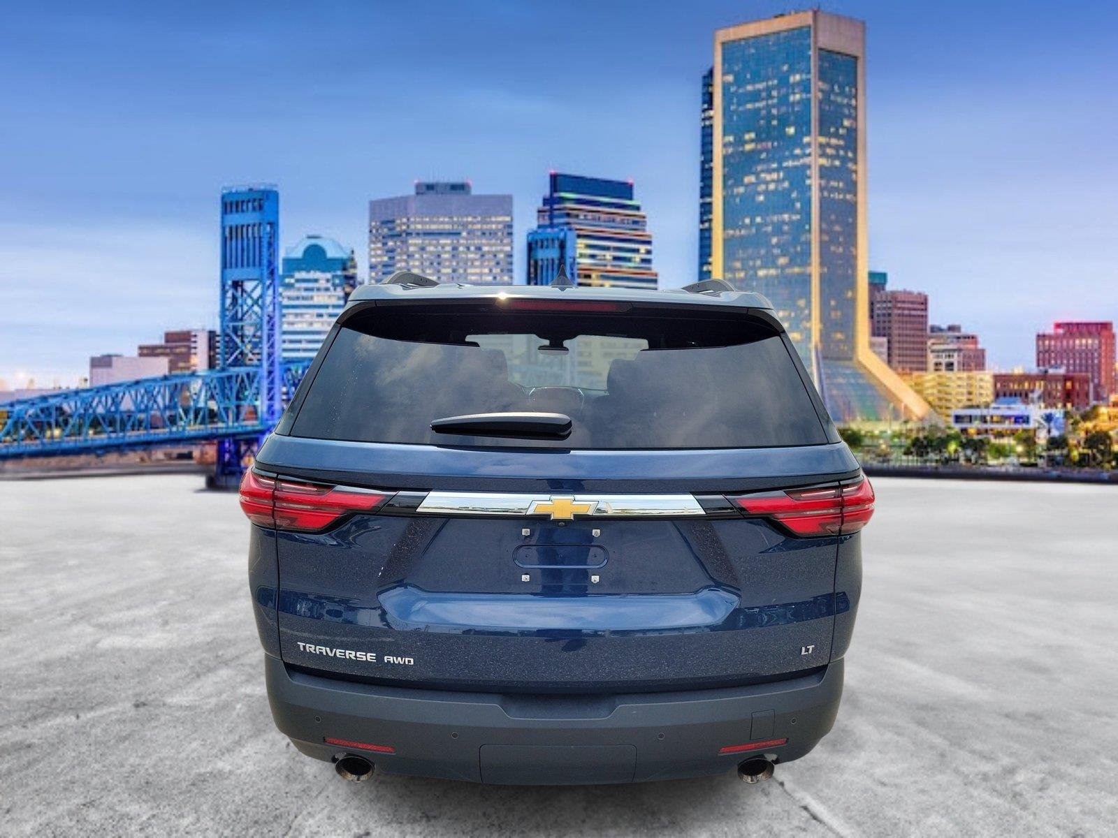 Used 2022 Northsky Blue Metallic Chevrolet LT Cloth image 9