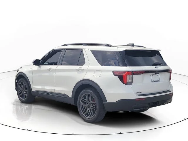New 2026 White Metallic Ford ST-Line image 7