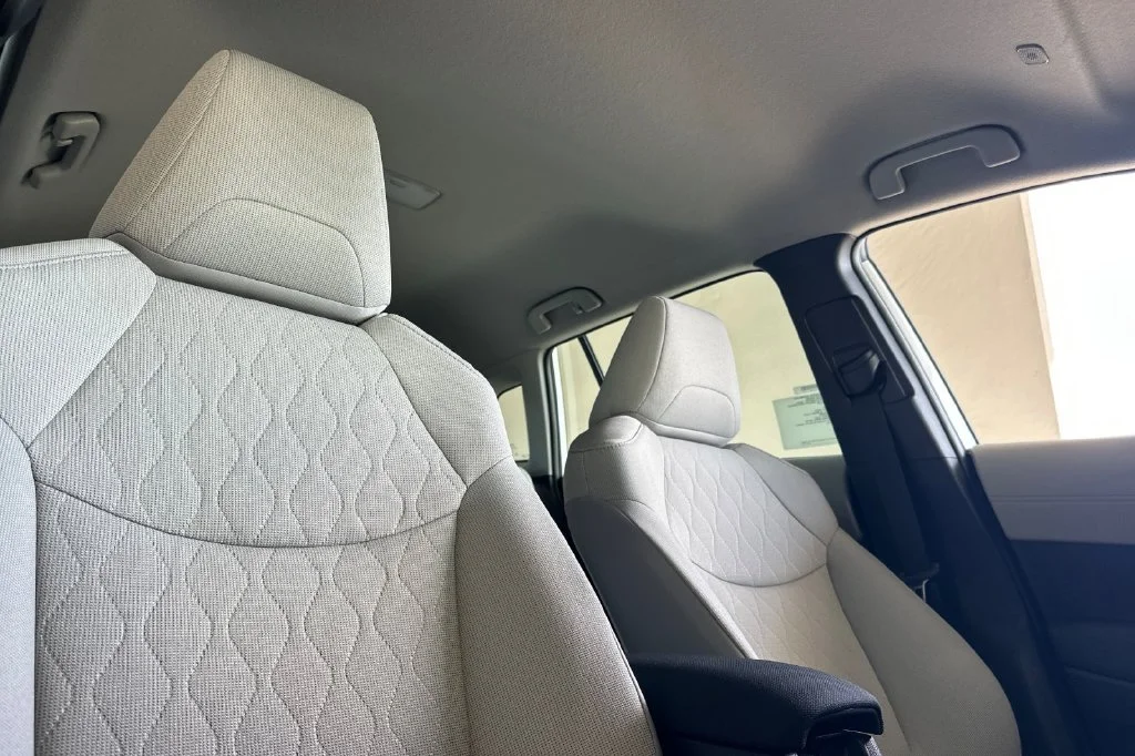 New 2026 Wind Chill Pearl <sup>1</sup> Toyota  L image 19