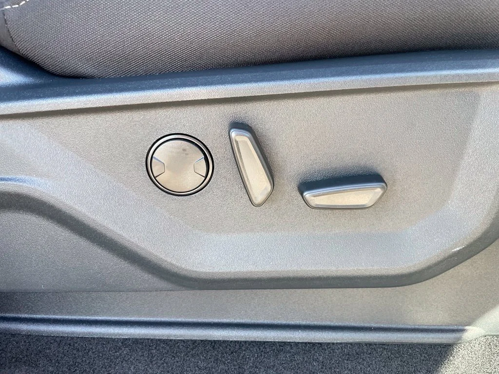 New 2026 Carbonized Gray Metallic Ford XLT image 55