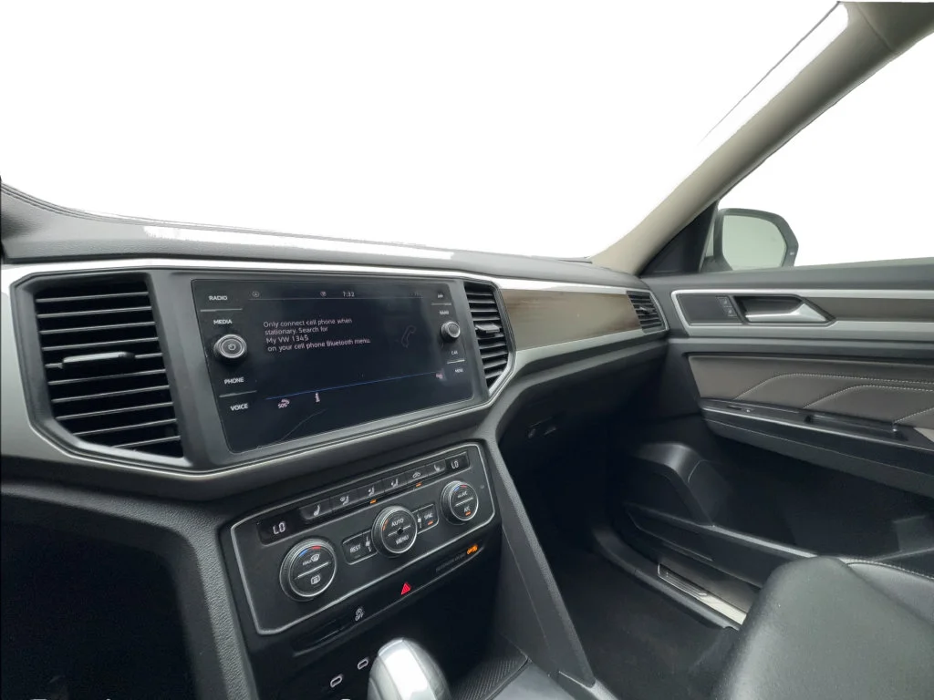 Used 2021 White Volkswagen 3.6L V6 SE w/Technology image 45
