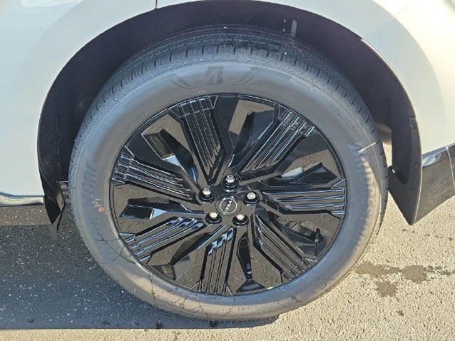 New 2027 Everest White Pearl TriCoat / Super Black Two-tone Nissan Dark Armor image 7