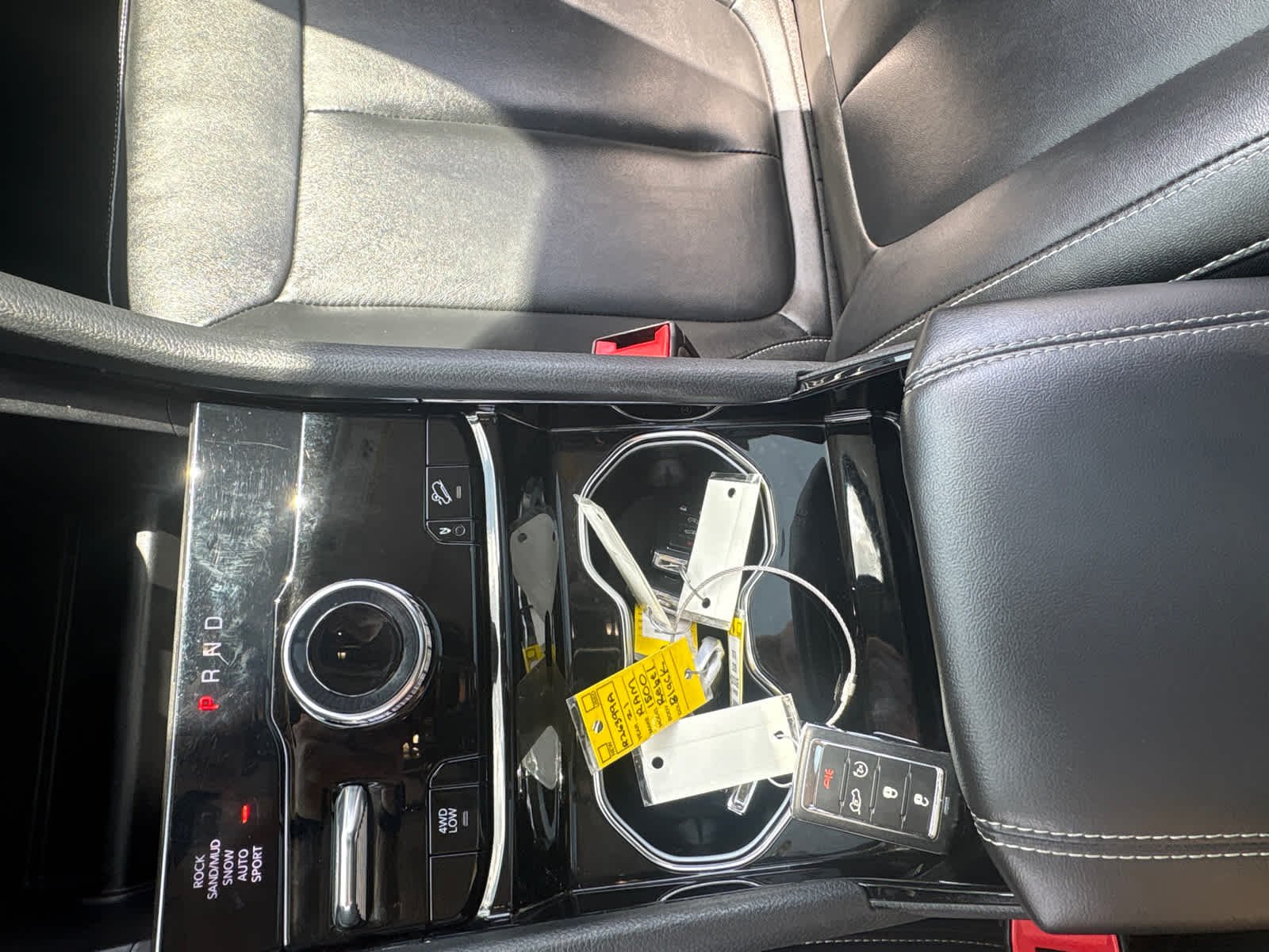 Used 2022 Bright White Clearcoat Jeep  image 28