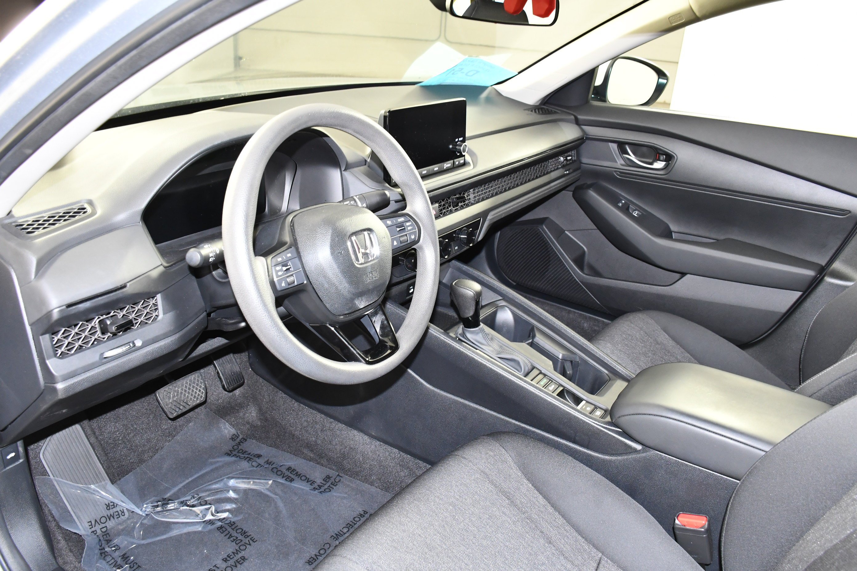 Certified Used 2024 Solar Silver Metallic Honda LX image 2