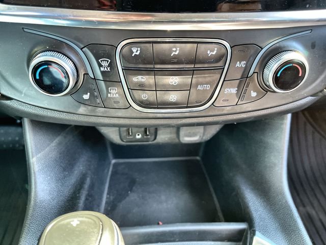 Used 2020 Gray Chevrolet LT image 17