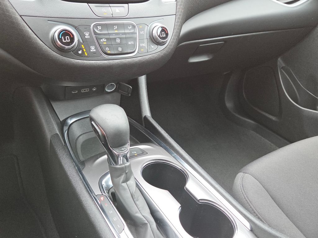 Used 2024 White Chevrolet LT image 26