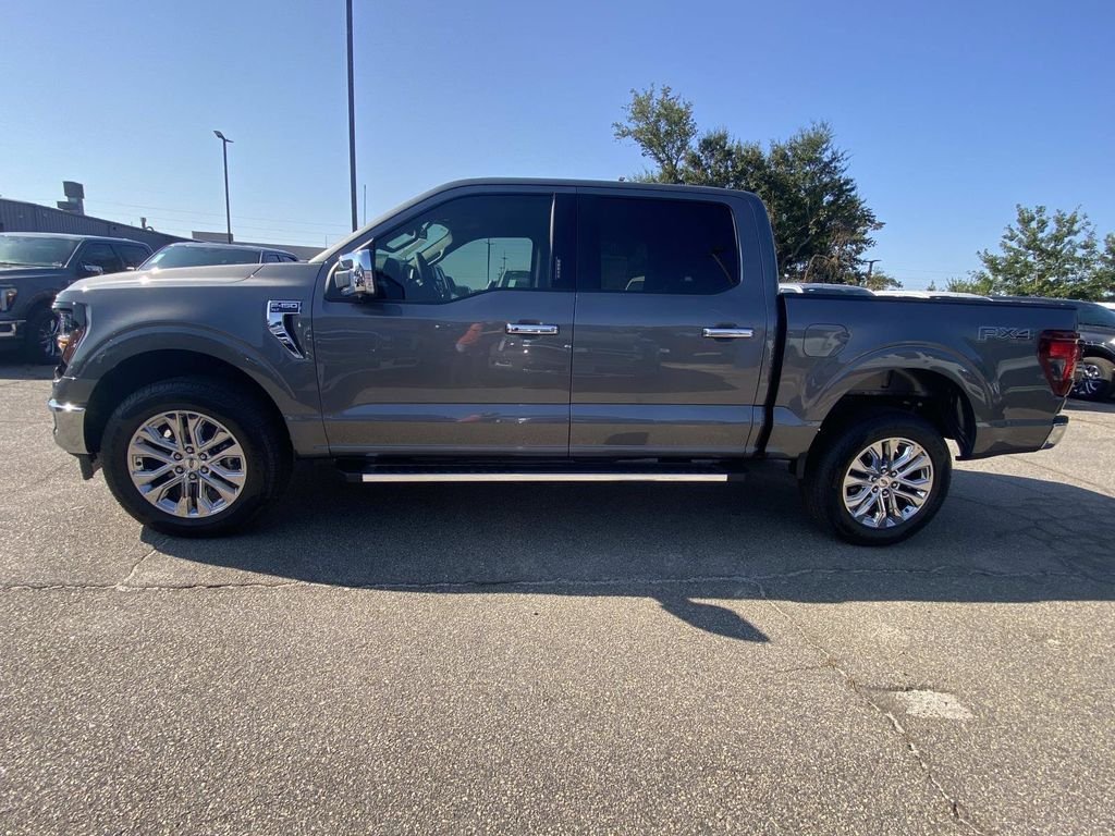 New 2026 Carbonized Gray Metallic Ford XLT image 5