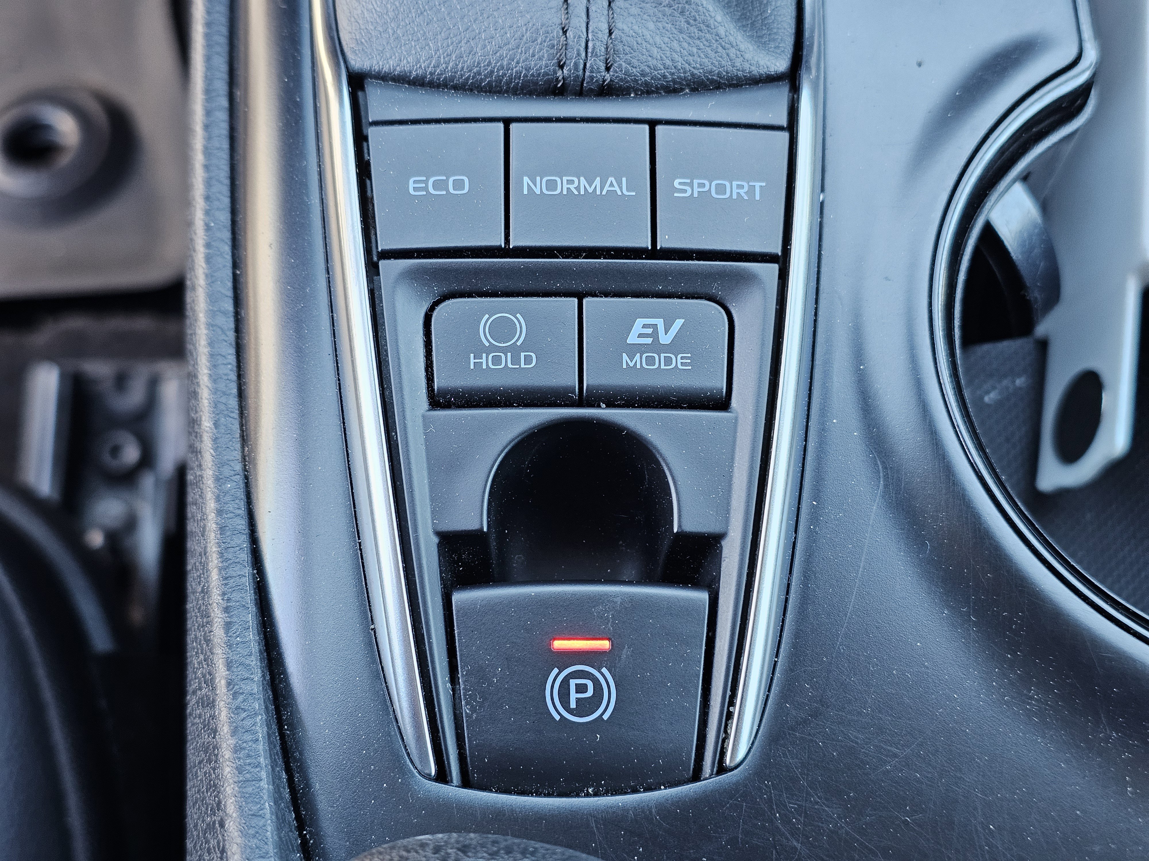 2020 Toyota Camry SE - Photo 27