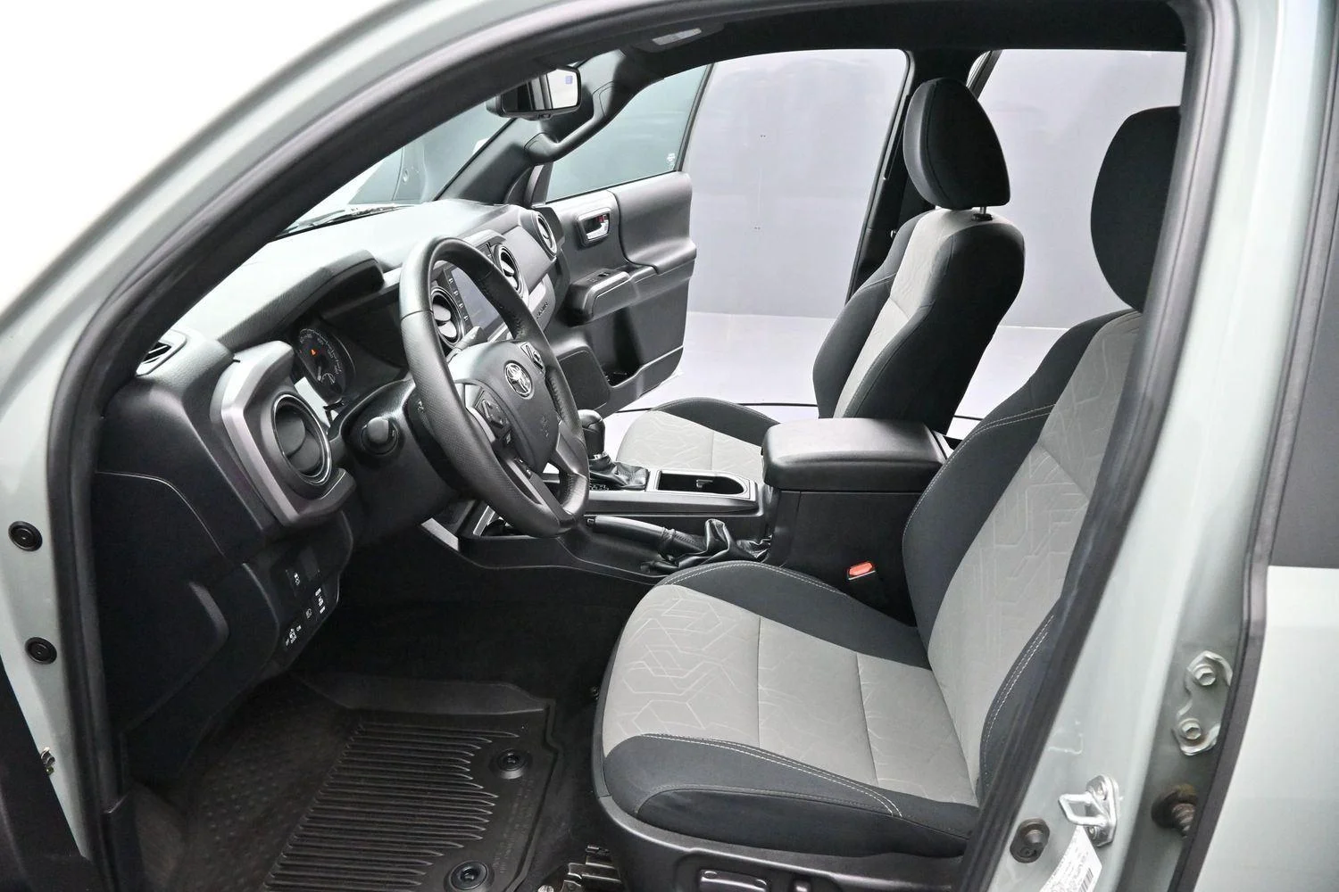 Used 2023 Gray Toyota SR image 11