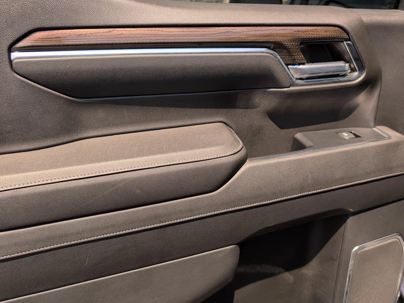 Used 2023 DARK ASH METALLIC Chevrolet LT image 33