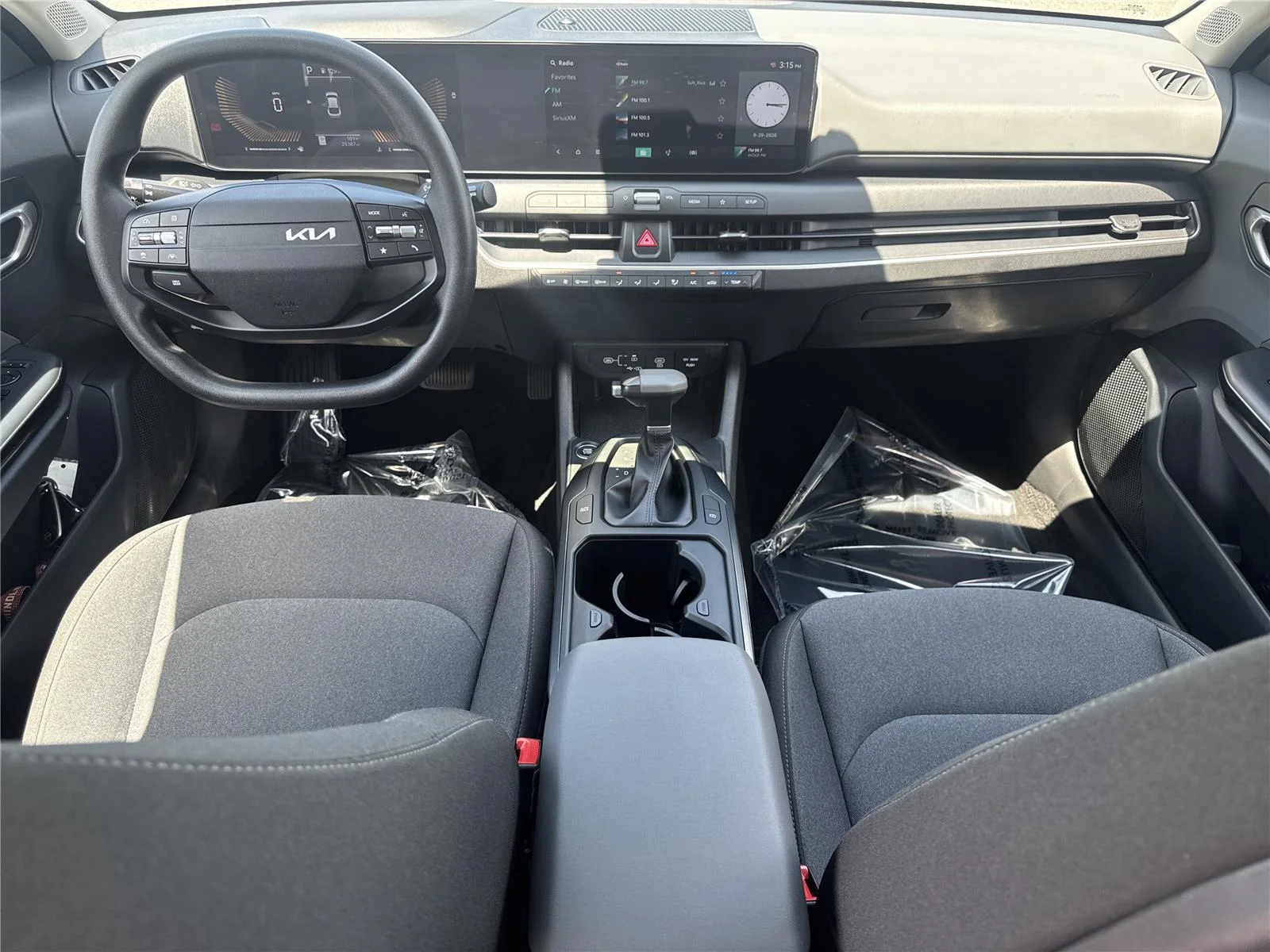 Used 2025 Snow White Pearl Kia LXS image 13