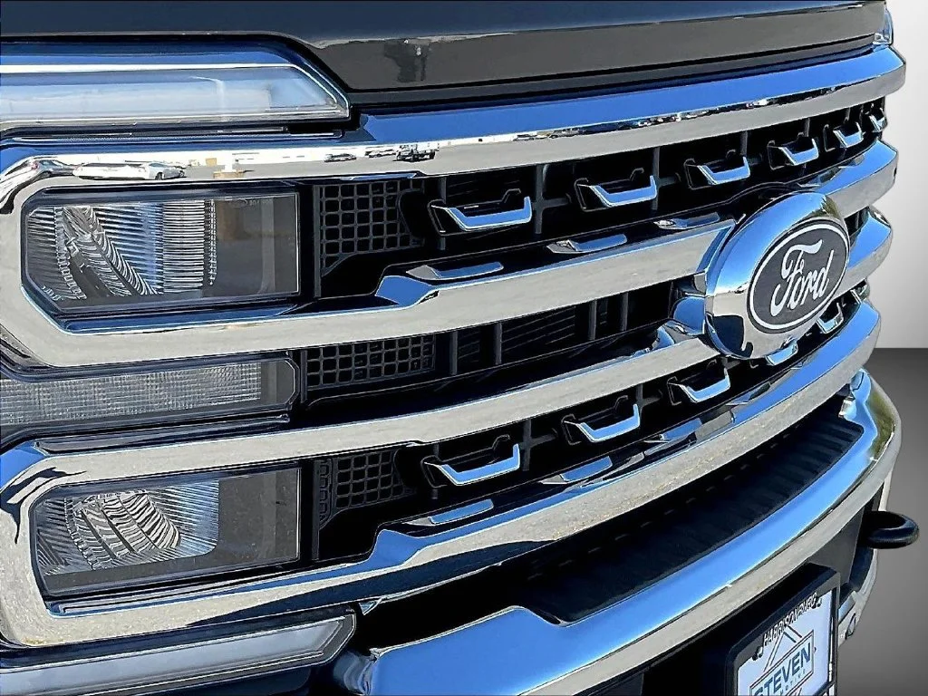 New 2027 Marsh Gray Metallic Ford F-250® Lariat® image 38