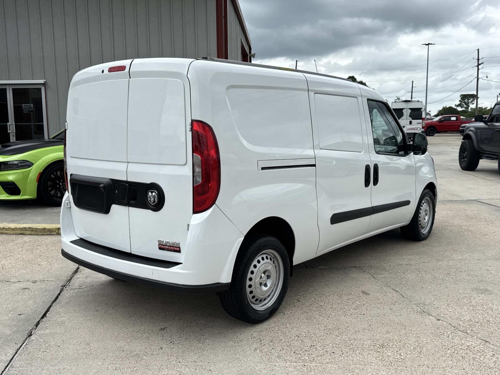 Used 2022 Bright White Ram Tradesman image 7