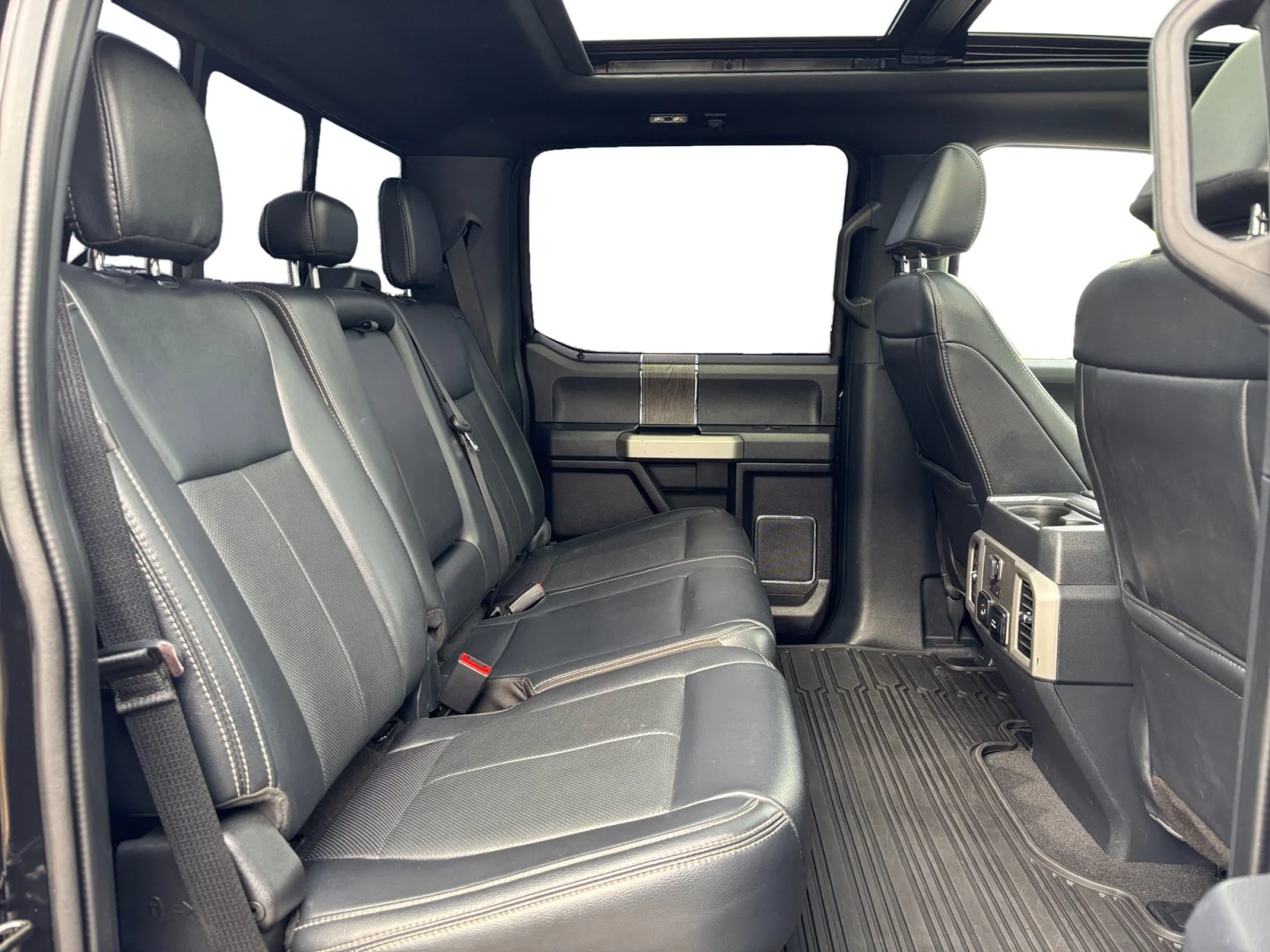 Used 2022 Agate Black Metallic Ford LARIAT image 18