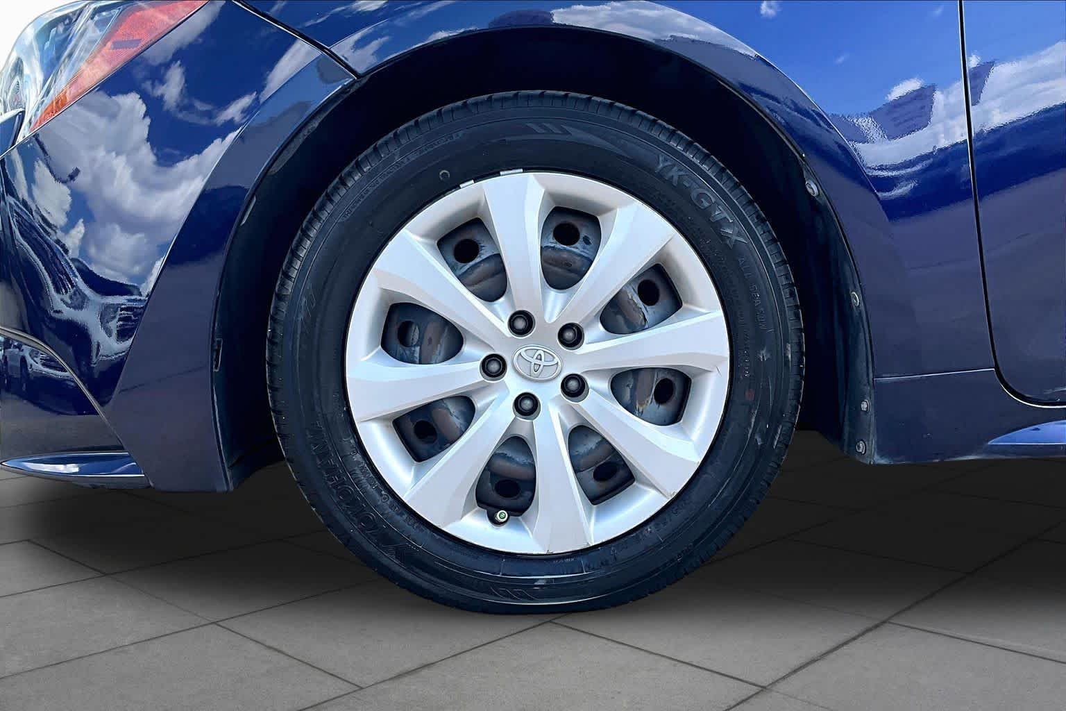 Used 2021 Blueprint Toyota LE image 11