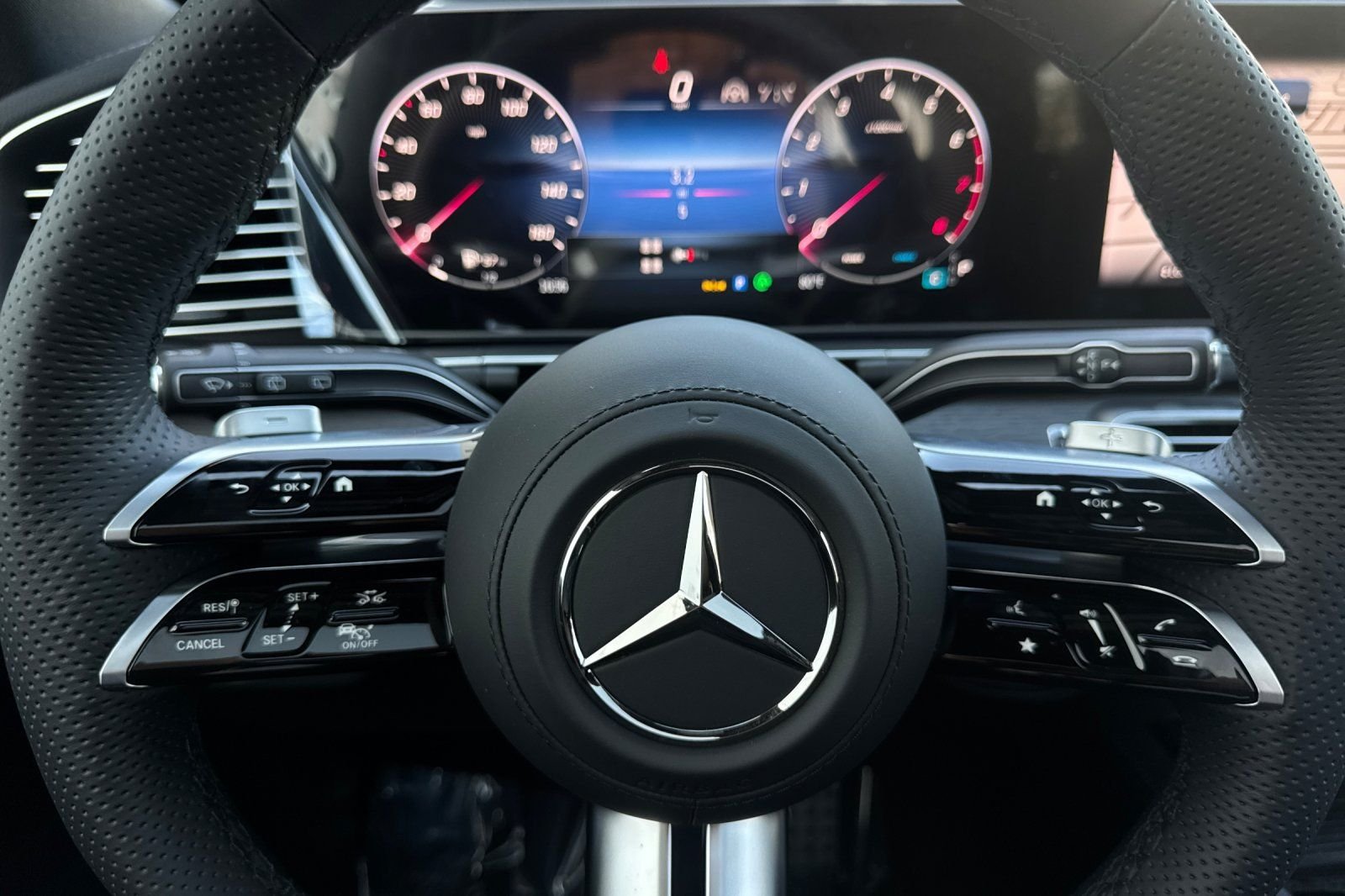 New 2026 Polar White Mercedes-Benz GLS 450 image 21