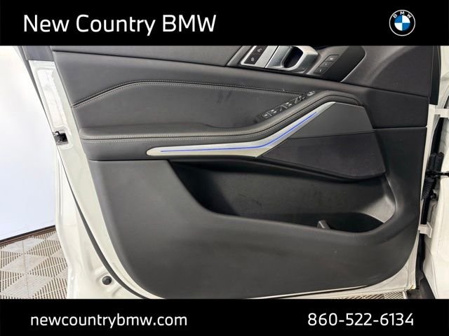 Used 2023 Mineral White Metallic BMW xDrive40i image 10