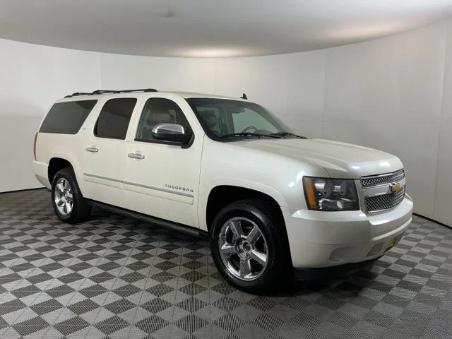 Used 2012  Chevrolet LTZ image 3