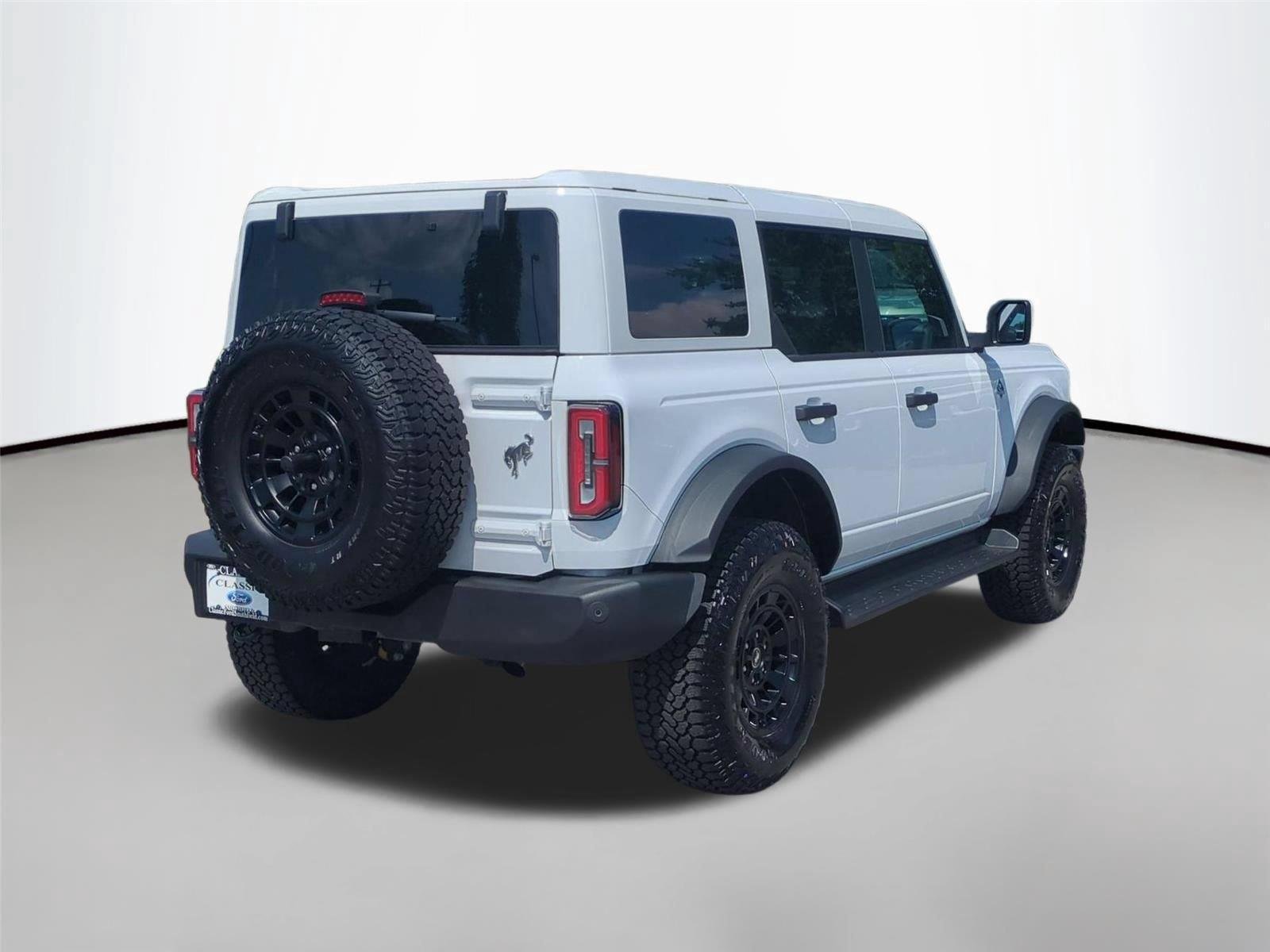 Used 2026 Oxford White Clearcoat Ford Outer Banks image 5