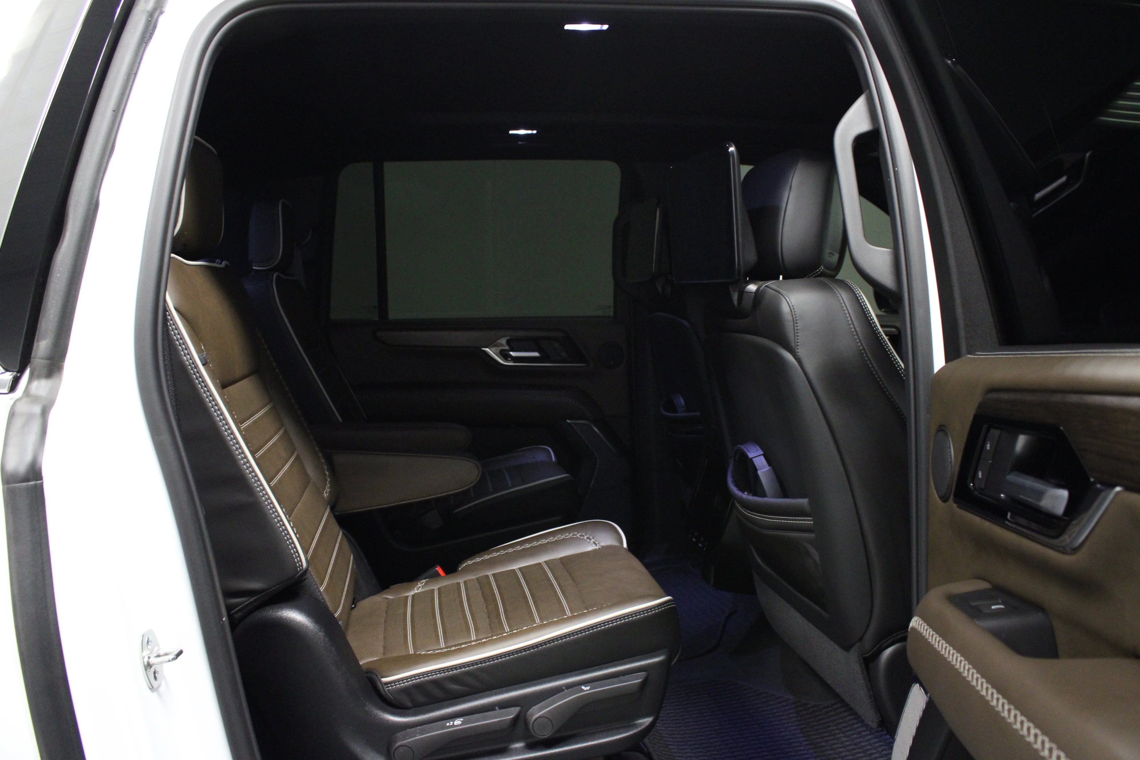Used 2026 Summit White GMC Denali Ultimate image 17
