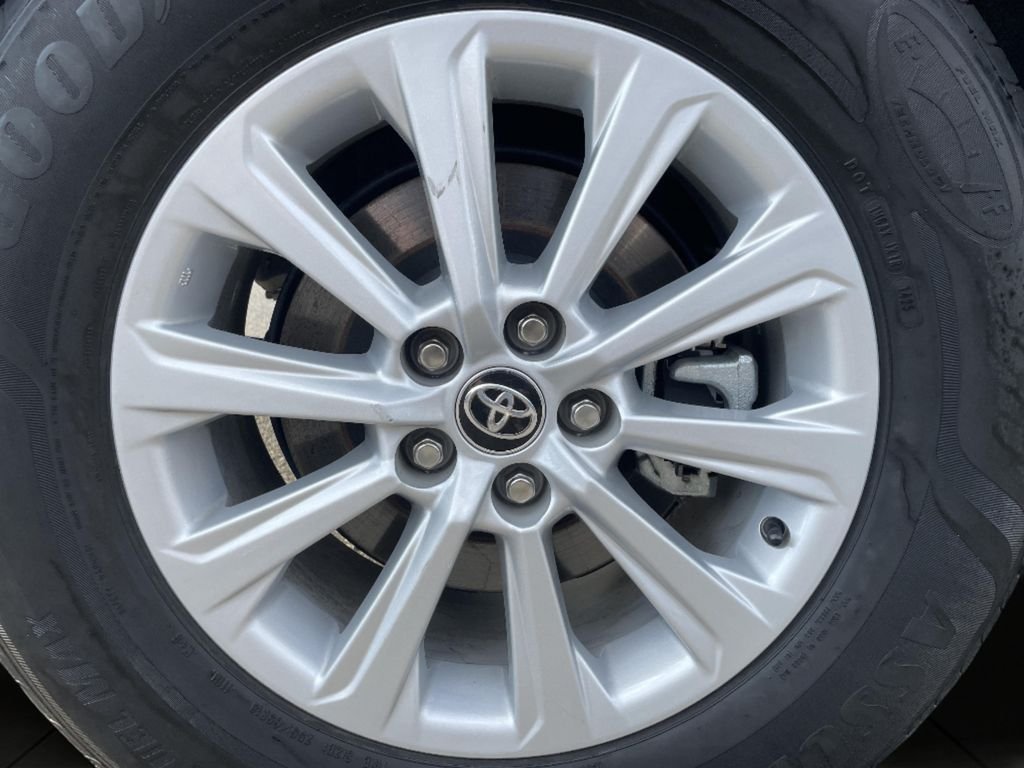 Certified Used 2025 Silver Toyota XLE image 28