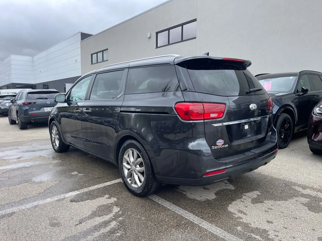 Used 2020 Kia Sedona EX with VIN KNDMB5C16L6580501 for sale in Racine, WI