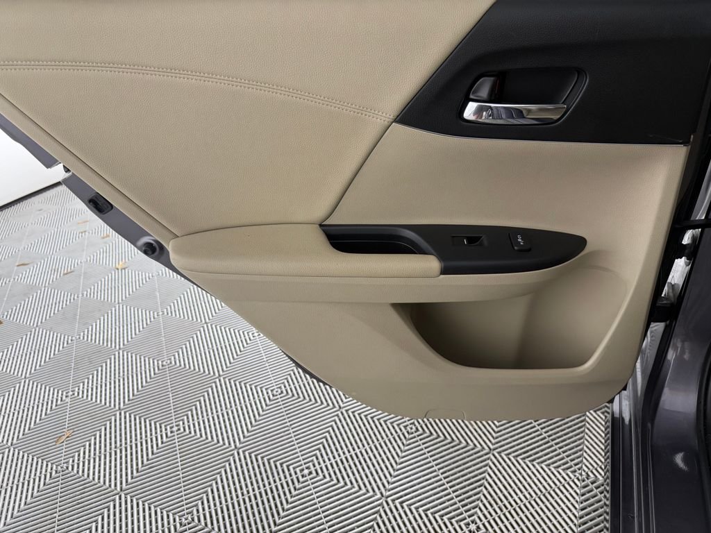 Used 2017 Gray Honda Touring image 11