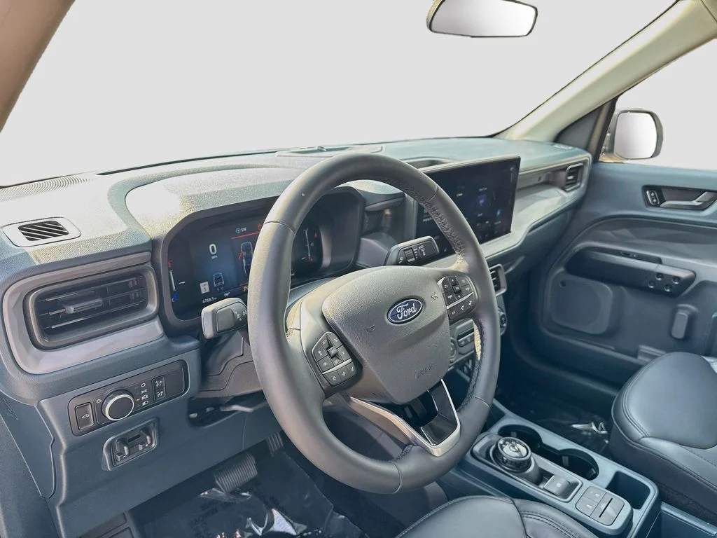 Used 2025 Oxford White Ford Lariat image 9