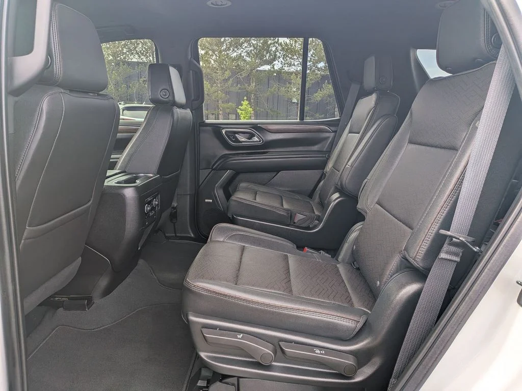Used 2023 Iridescent Pearl Tricoat Chevrolet High Country image 20