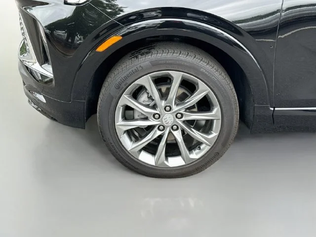 Used 2025 Black Buick Avenir image 31