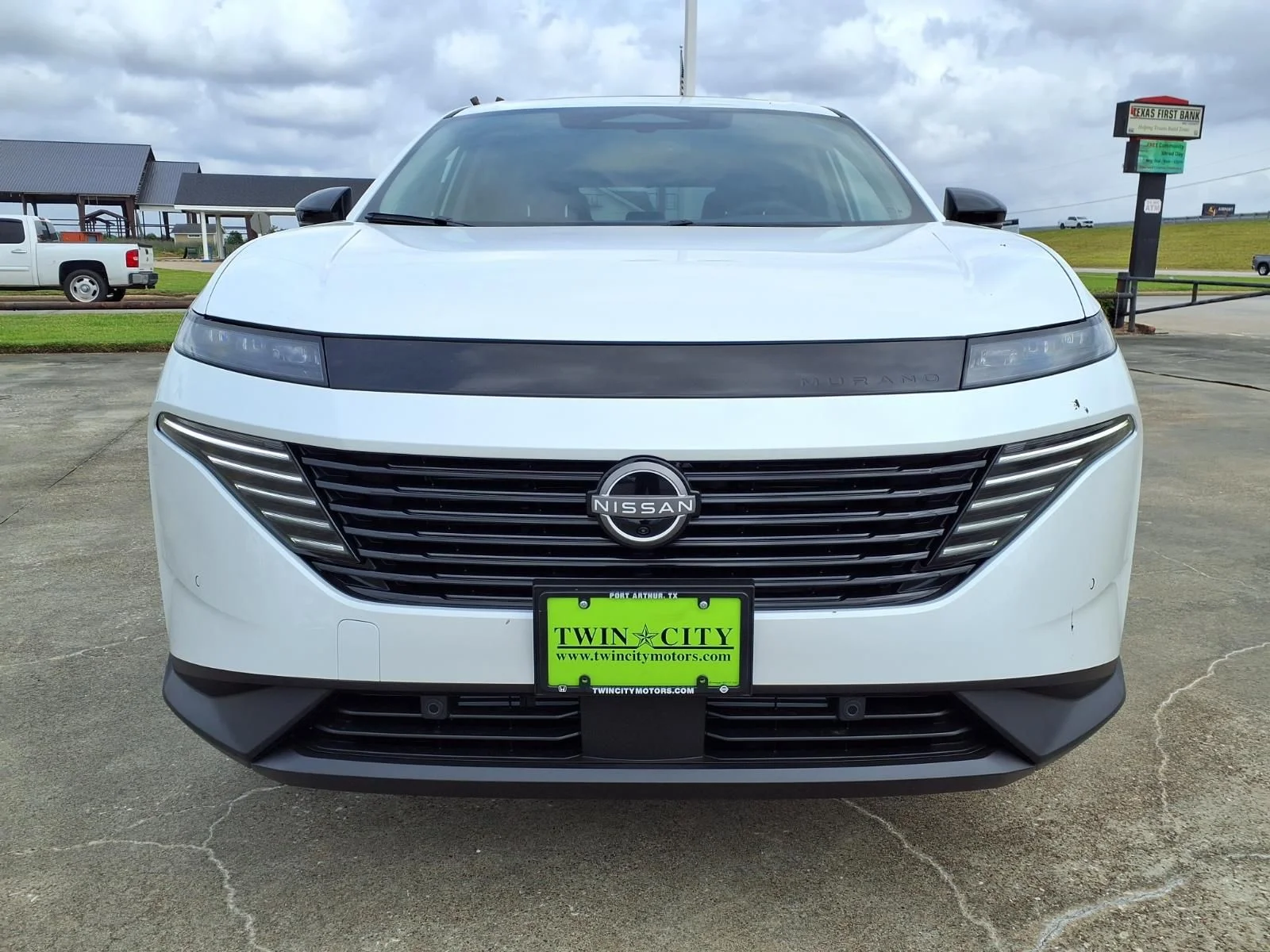 New 2026 White Nissan SL image 4