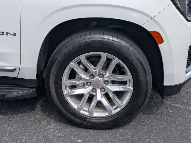 Used 2022 SUMMIT WHITE GMC SLT image 11