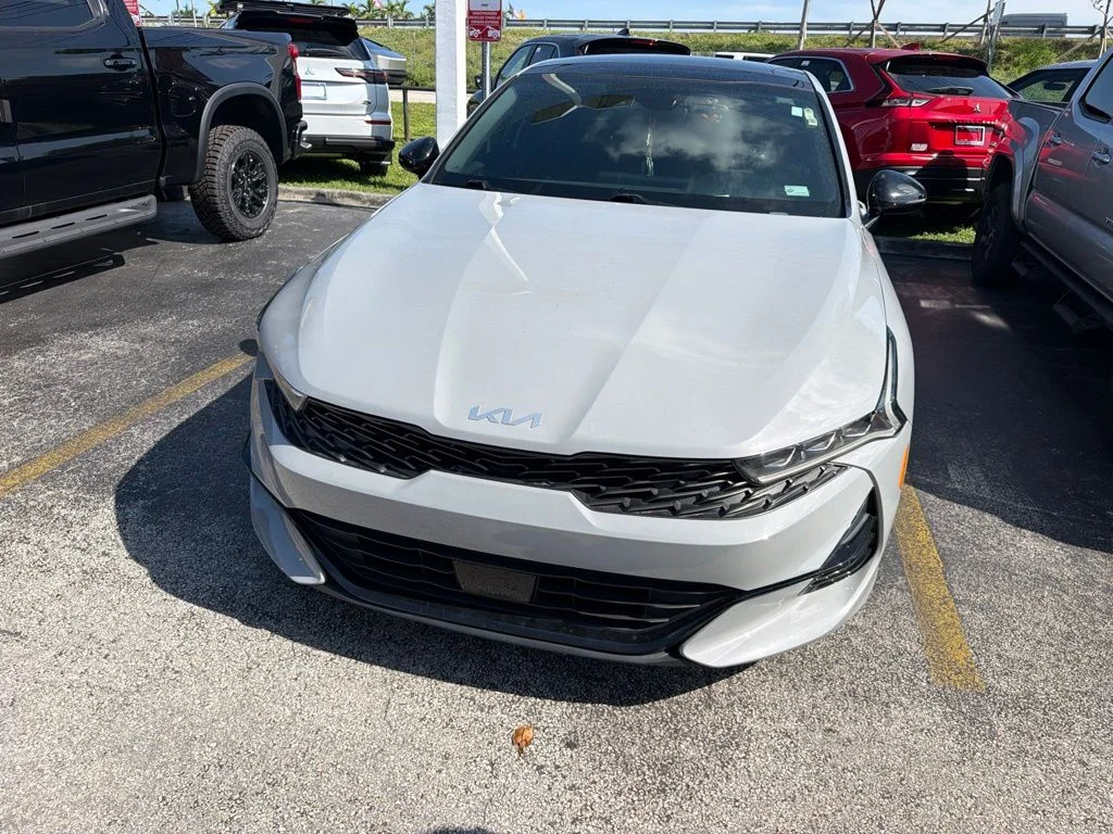 Used 2023 Wolf Gray Kia GT-Line image 2