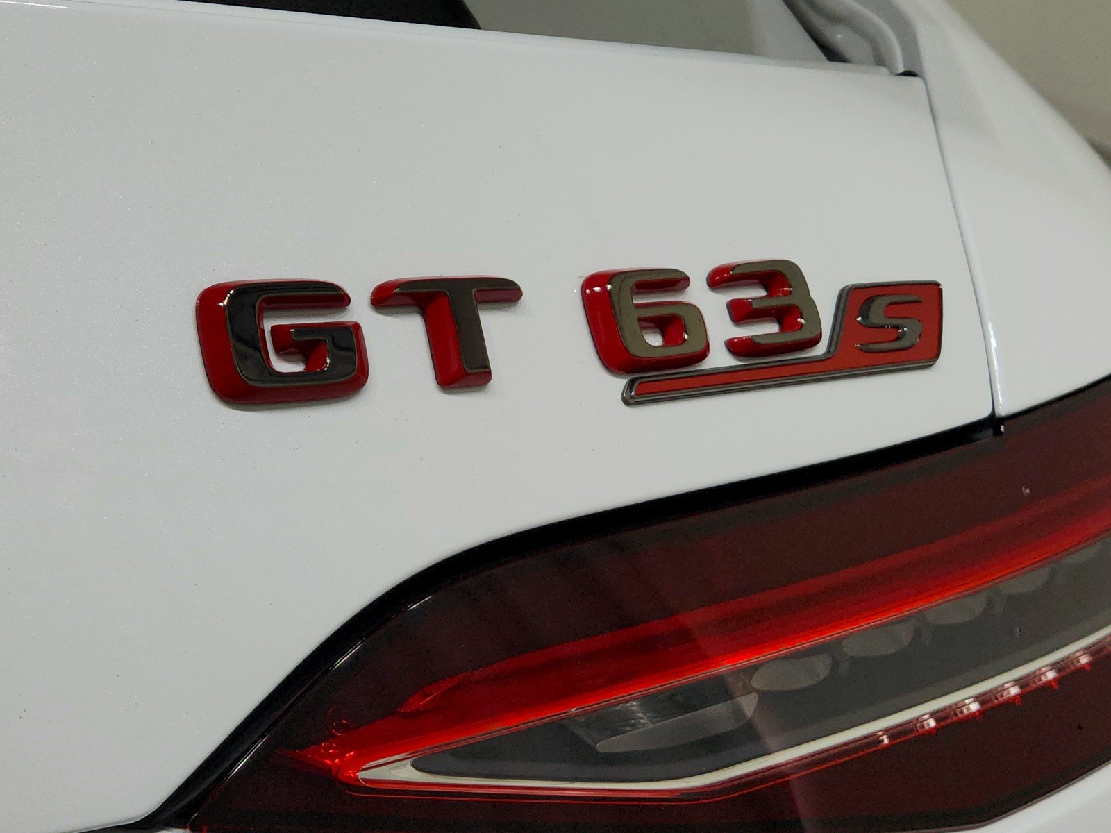 New 2026 MANUFAKTUR Moonlight White Metallic Mercedes-Benz AMG® GT 63 S E Performance 4-Door Coupe image 23