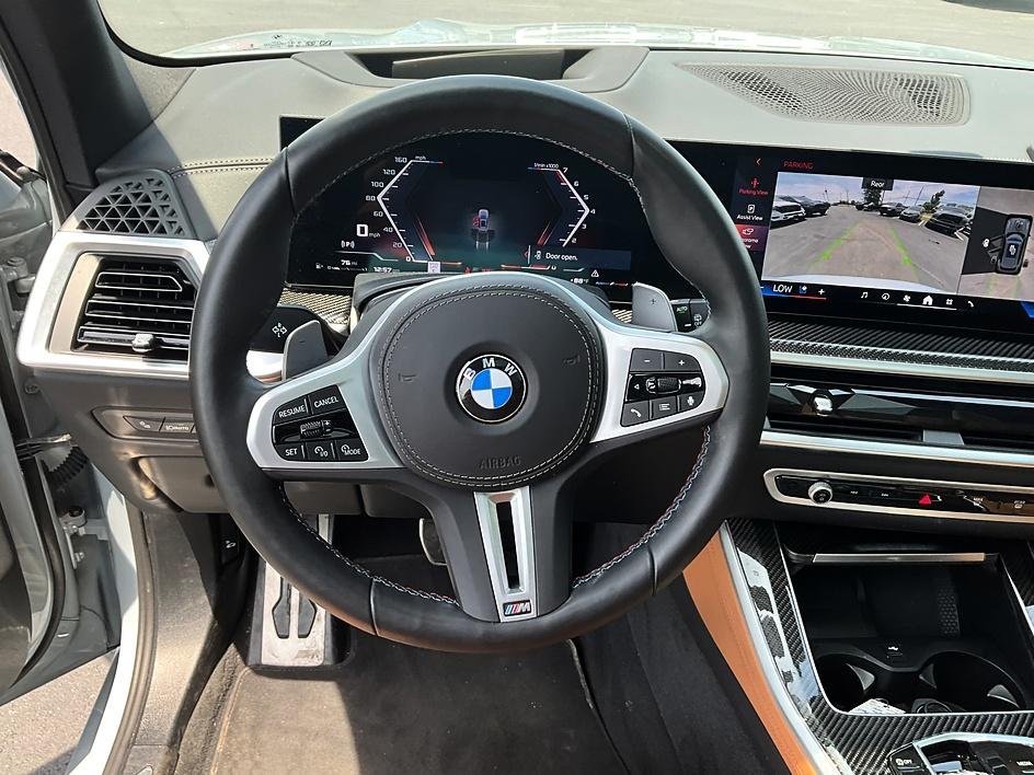 Used 2025 Gray BMW M60i image 33