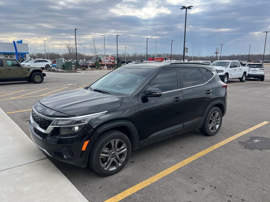 Used 2023 Kia Seltos S with VIN KNDEU2AA5P7417662 for sale in Kansas City