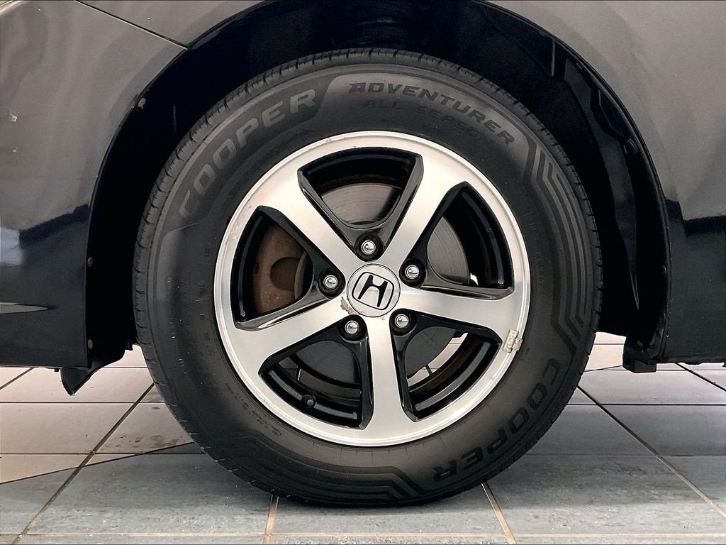 Used 2015 Black Honda SE image 7