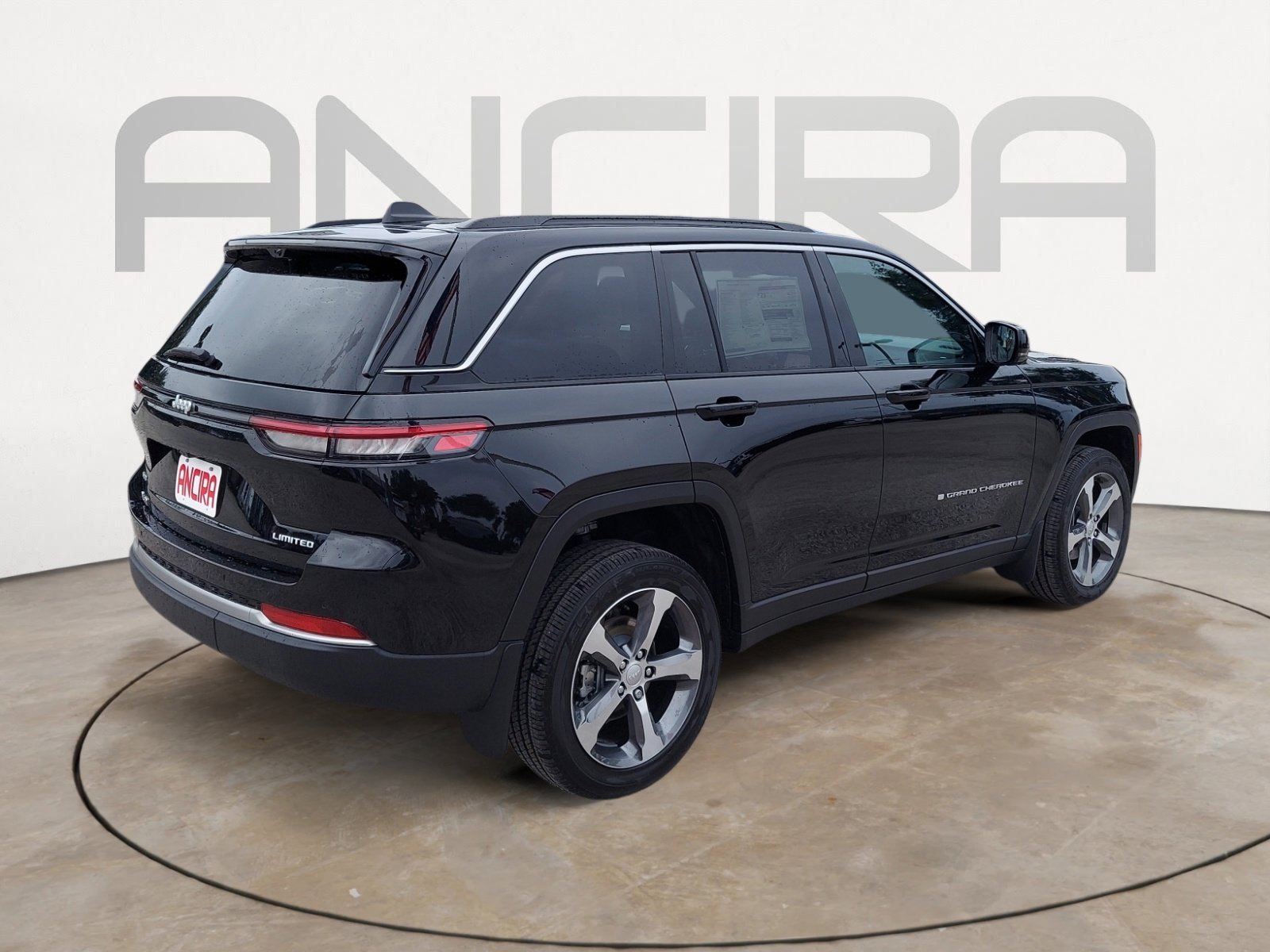 New 2026 Diamond Black Crystal Pearlcoat Jeep Limited image 10