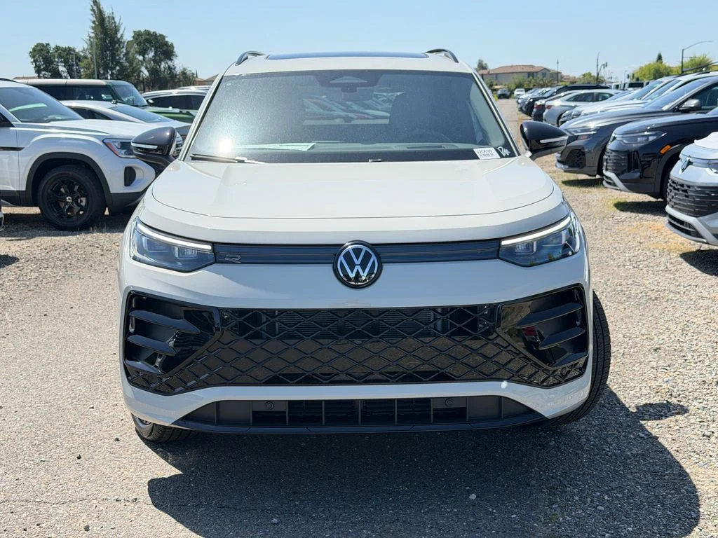New 2026 Sandstone with Deep Black Roof Volkswagen 2.0T SE R-Line Black image 4