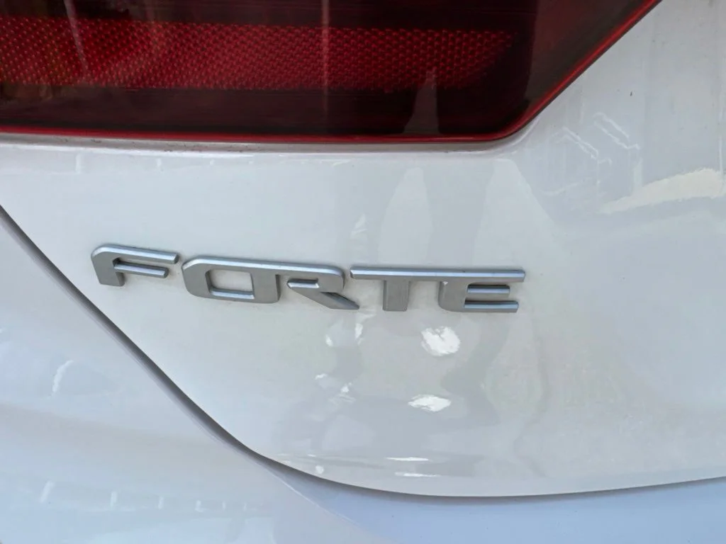 Used 2023 Snow White Pearl Kia GT image 26