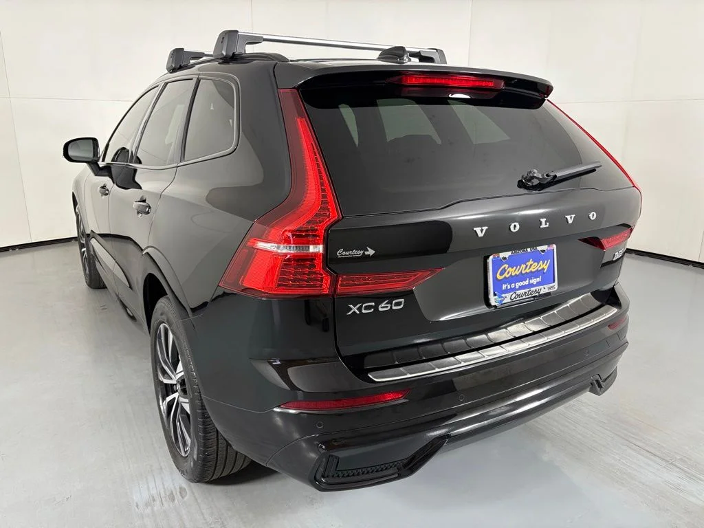 Used 2024 Onyx Black Metallic Volvo Core image 6