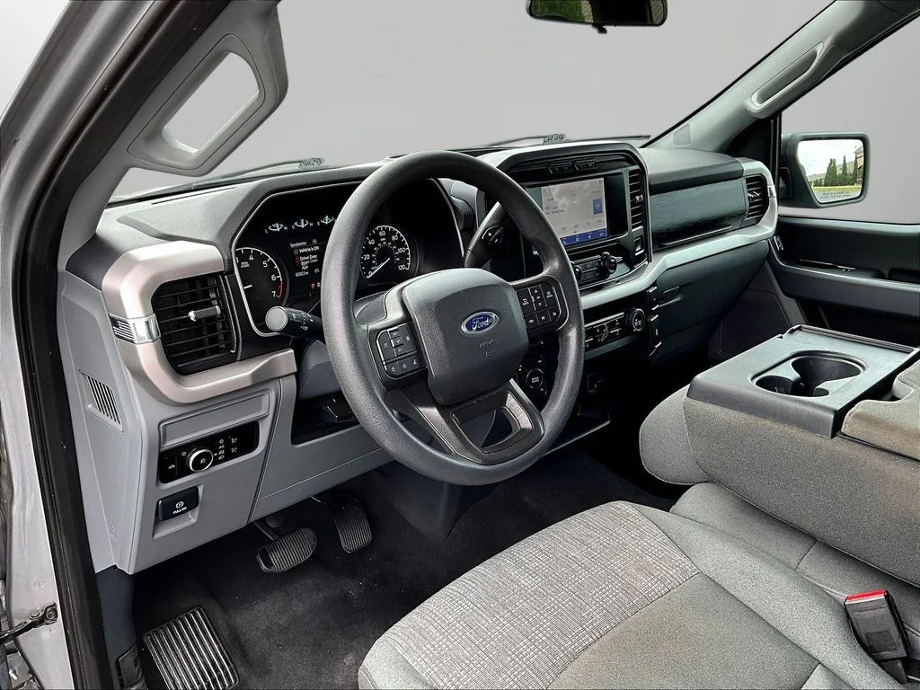 Used 2023 Silver Ford XLT image 18