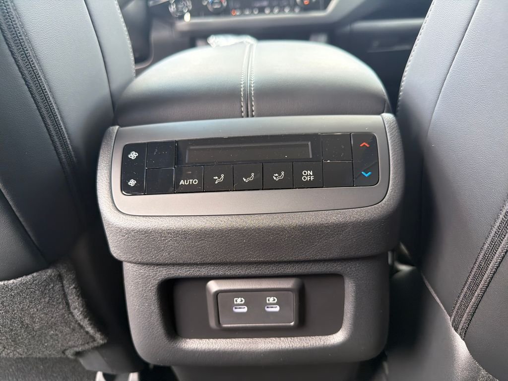 New 2026 Nissan Pathfinder SL 4D Sport Utility