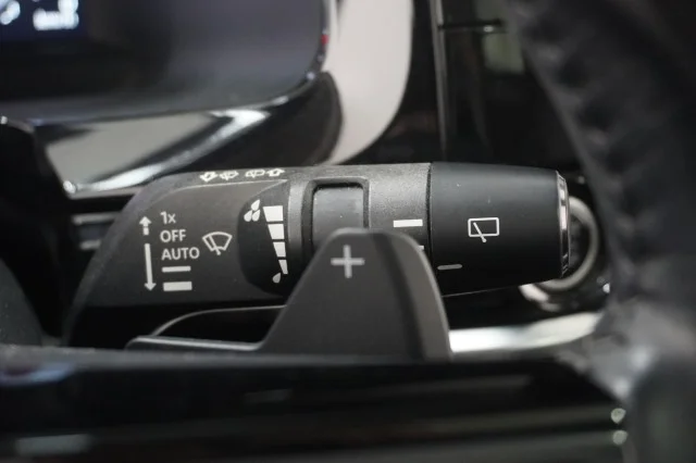 Used 2022 BLACK Nissan Platinum image 30