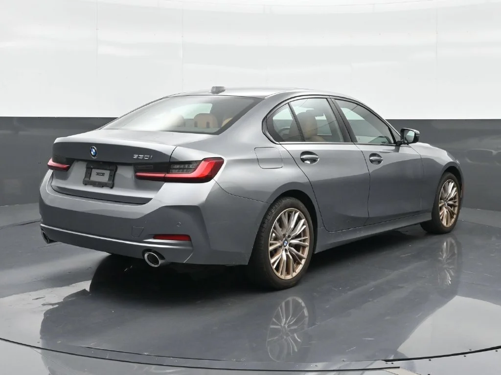 Used 2023 Skyscraper Grey Metallic BMW 330i image 5