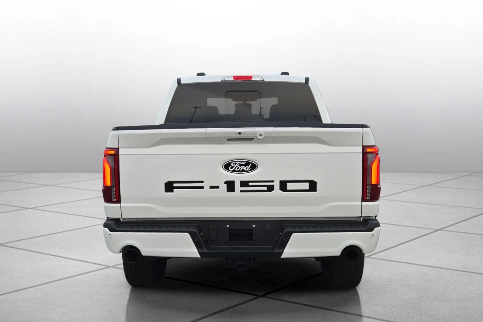 New 2026 Star White Metallic Tri-Coat Ford LARIAT image 4